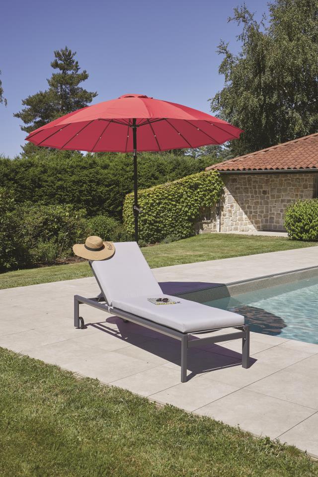 Parasol à effet parapluie composé de 16 baleines - Framboise 