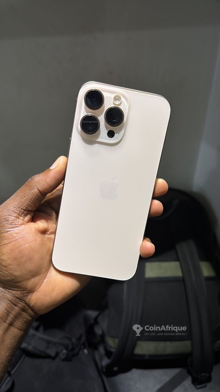 iPhone 16 Pro Max