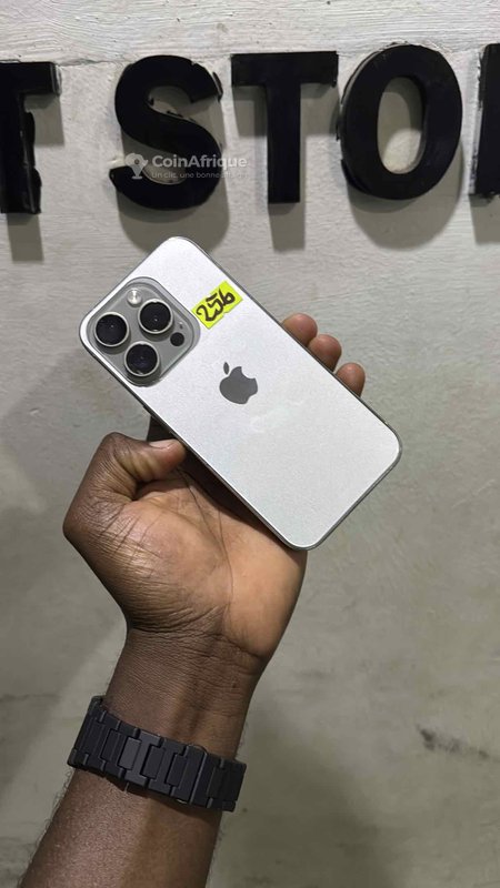 iPhone 15 Pro 256 Go