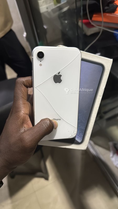 iPhone XR – dos fissuré