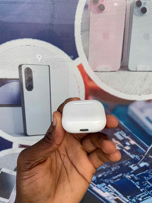 AirPods 4
