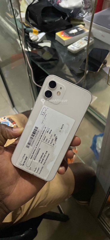 iPhone 12 64 Go