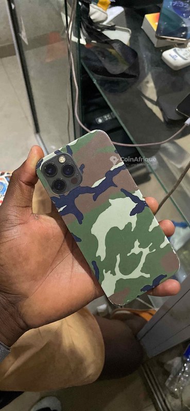 iPhone 12 Pro 256 Go – écran et dos fissurés