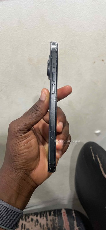 iPhone 15 Plus 128 Go – écran remplacé