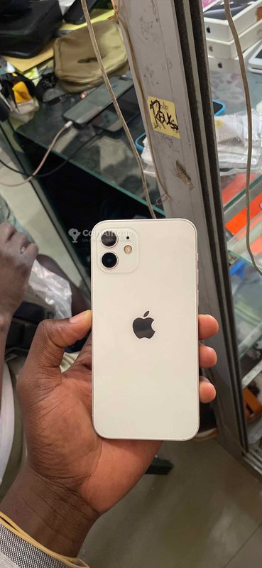 iPhone 12 64 Go