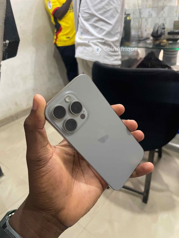 iPhone 15 Pro 256 Go