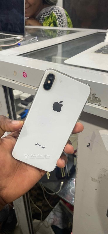 iPhone X – écran abîmé, sans Face ID, caméra à revoir