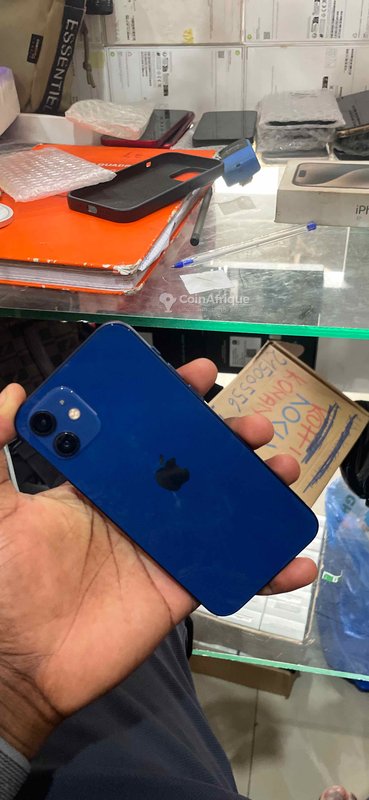 iPhone 12 64 Go