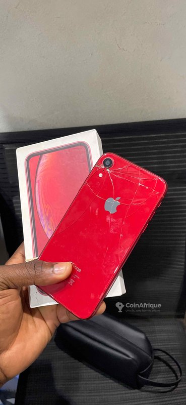 iPhone XR – dos fissuré