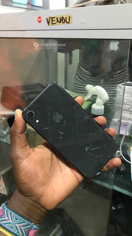 iPhone XR – dos fissuré