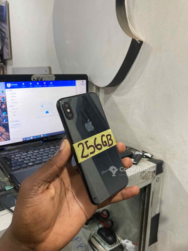 iPhone X 256 Go