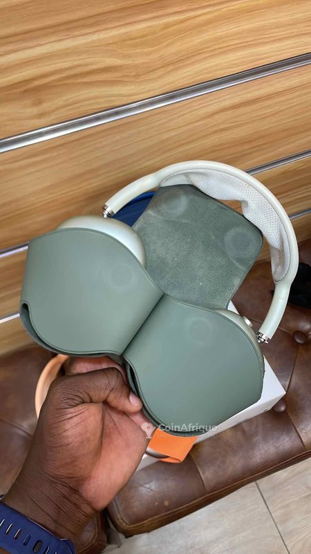 AirPods max