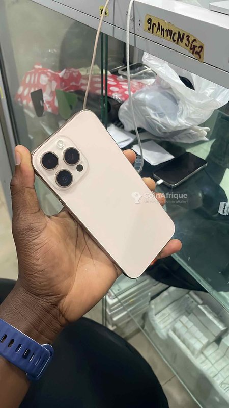 iPhone 16 Pro Max