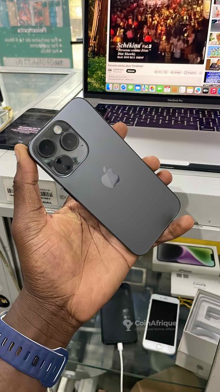 iPhone 15 128 Go