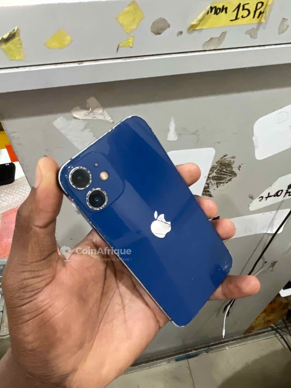 iPhone 12 Mini – écran et dos fissurés, caméra à revoir
