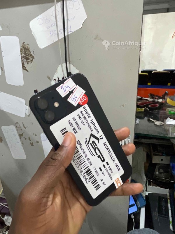 iPhone 12 64 Go
