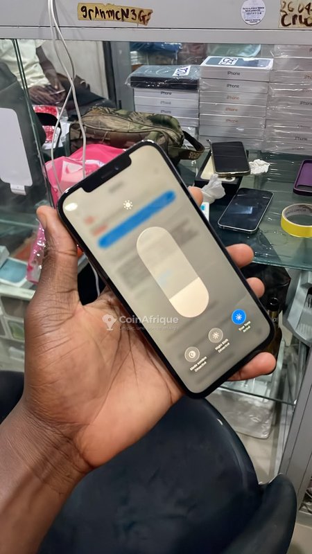 iPhone 12 Pro Max 128 Go – écran remplacé