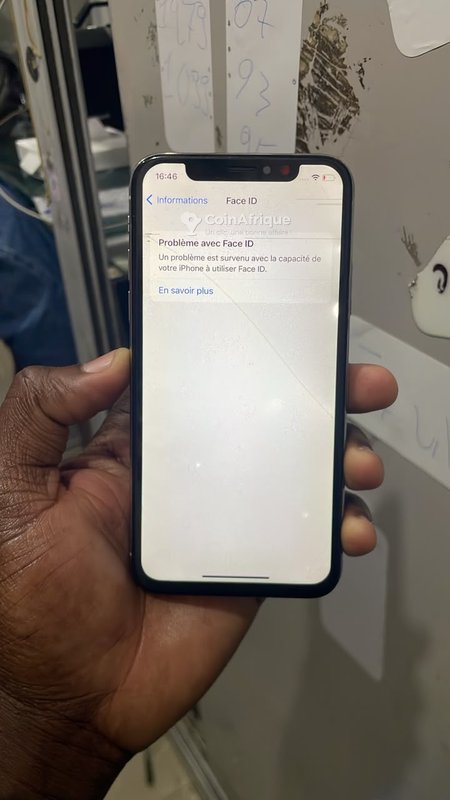 iPhone X – écran et dos fissurés, sans Face ID