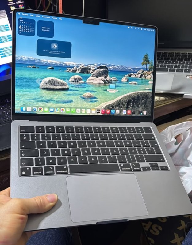 MacBook Air M2 2020