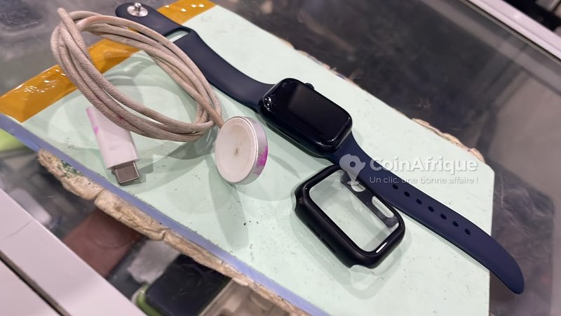 Apple Watch série 9 en bon état 45mm