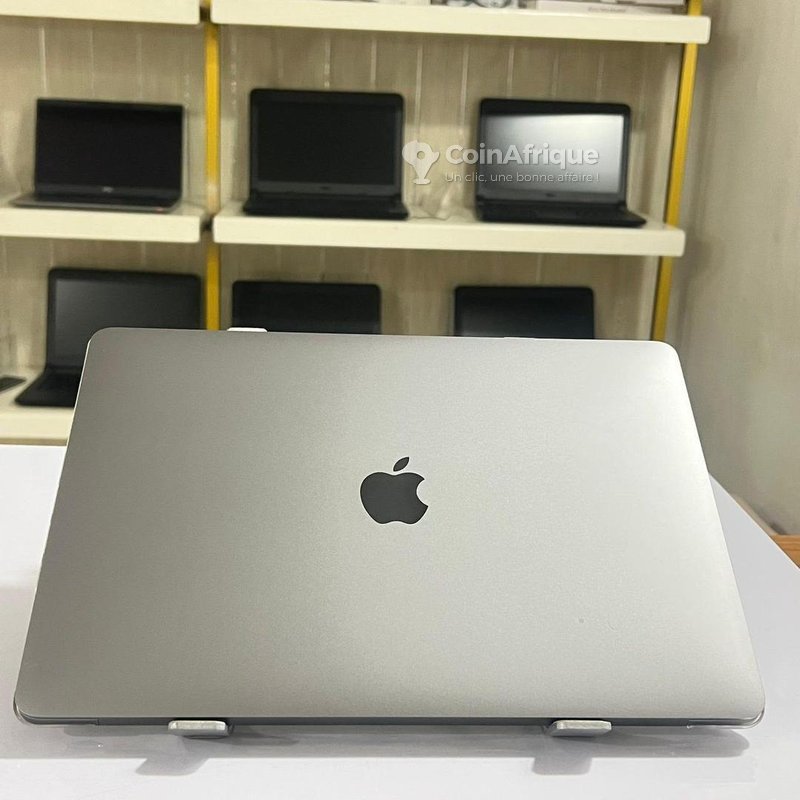 MacBook Pro M2 2022