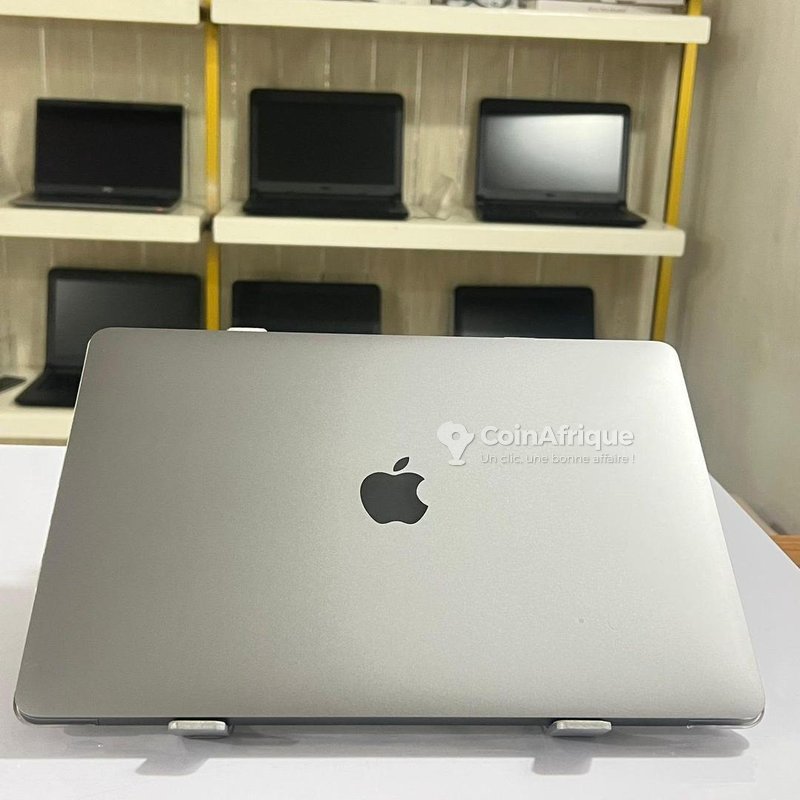 PC MacBook Pro M2