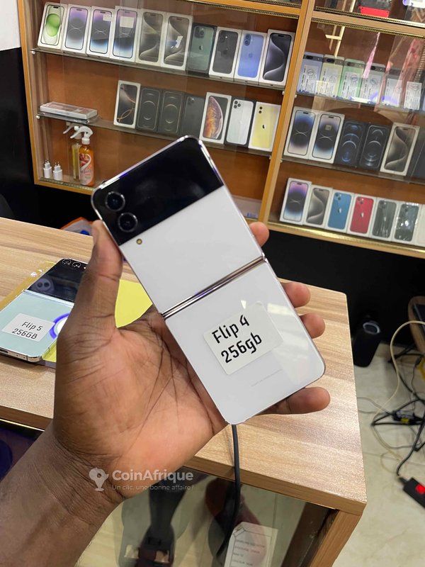 Samsung Galaxy Z Flip 4 256 Go