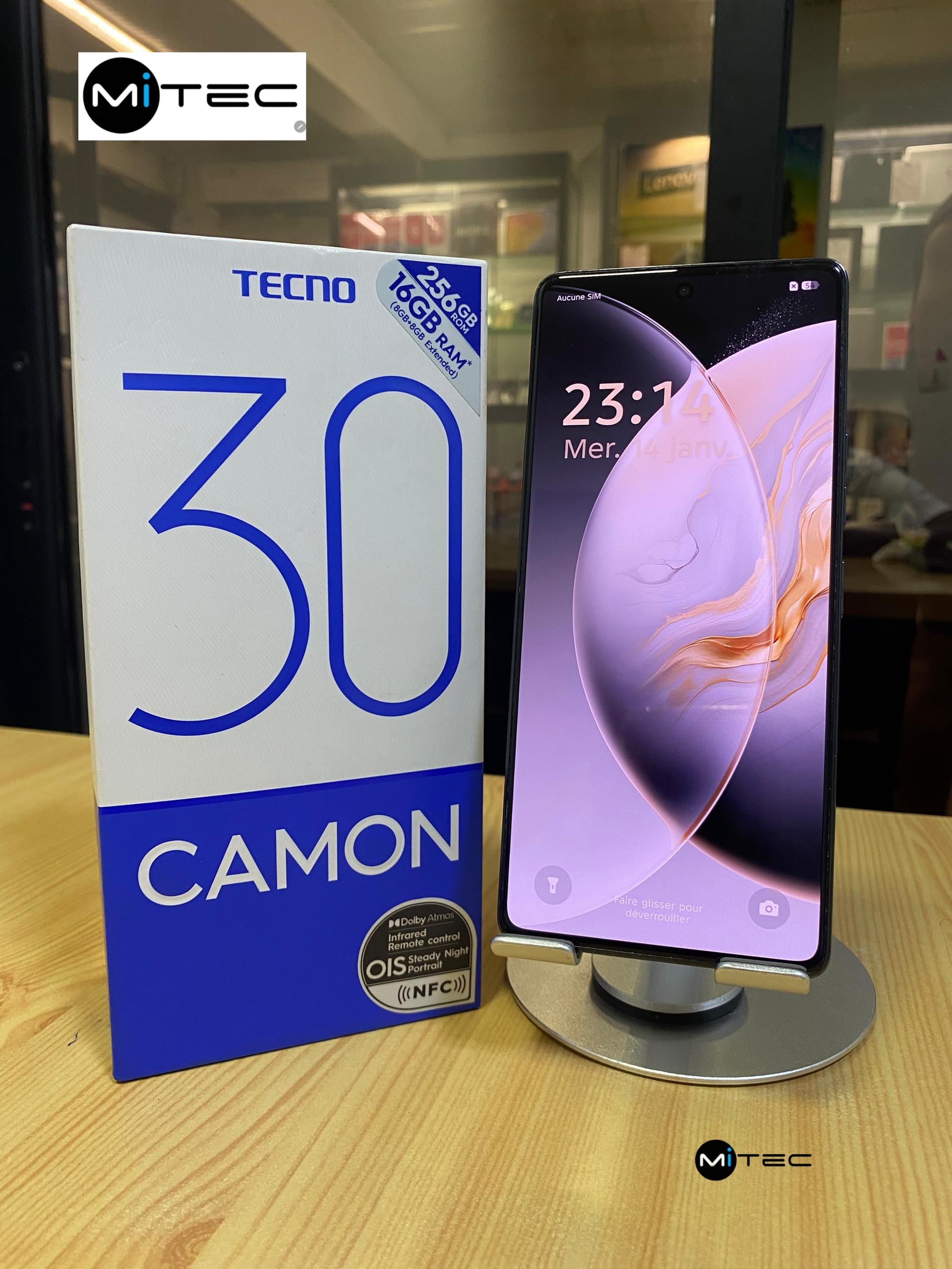 Tecno Camon 30 - 16 GB - 256 GB - Super Amoled - 50Mpx